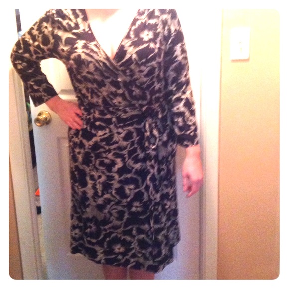 Printed Wrap Dress - Picture 1 of 3
