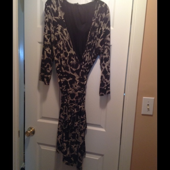 Printed Wrap Dress - Picture 2 of 3