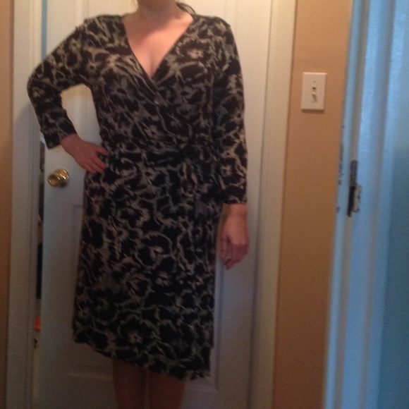 Printed Wrap Dress - Picture 3 of 3
