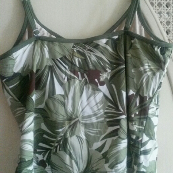 Nice Top - Picture 2 of 2