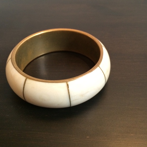 MOVING SALE! Ivory & Gold Bangle