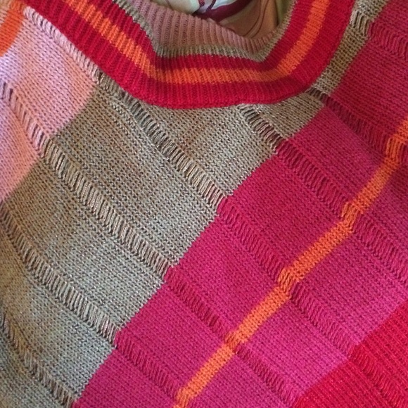 Poncho sweater - Picture 2 of 3