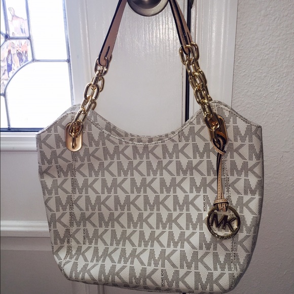 MICHAEL Michael Kors Handbags - Authentic MK handbag- excellent condition