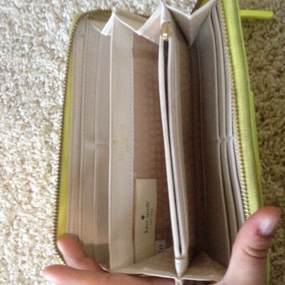 Kate spade large neon wallet - Picture 3 of 4