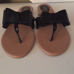 Women's Vera Wang sandals.