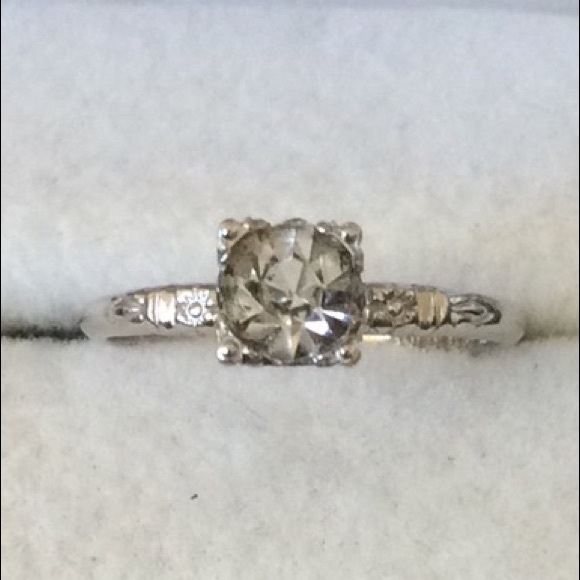 Vintage Jewelry - Art Deco CZ Ring 🎉HP🎉