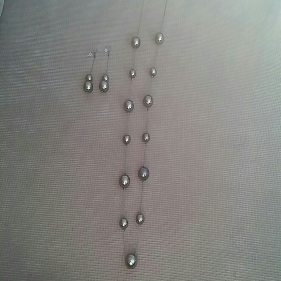 Long ball necklace with earrings