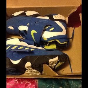 Diamond turfs