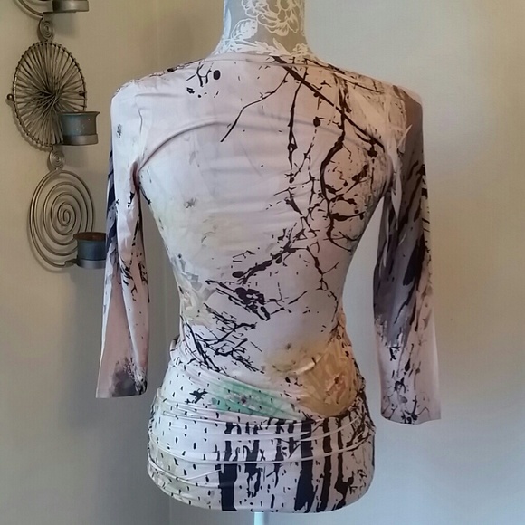 Beautifully, Unique Top - Picture 2 of 2