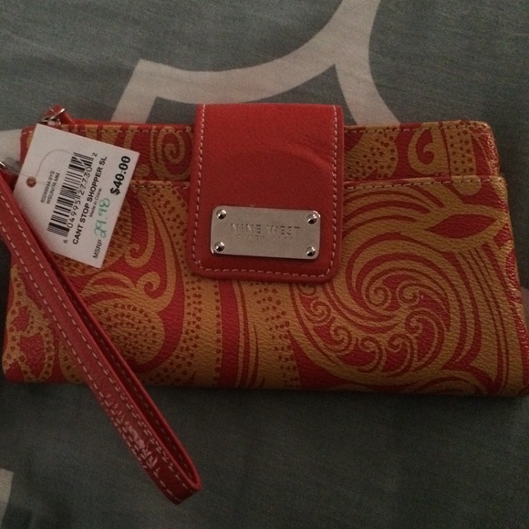 Nine West wallet/clutch. Brand new never used.