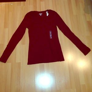 *Reserved*Burgundy long sleeve V-neck