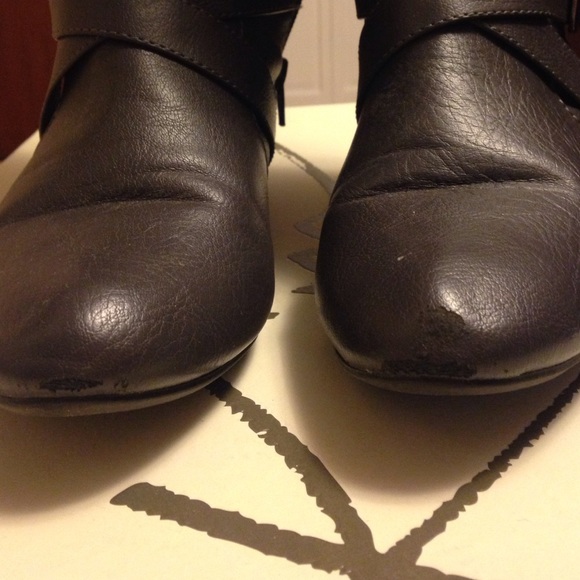 Boots - Picture 2 of 4