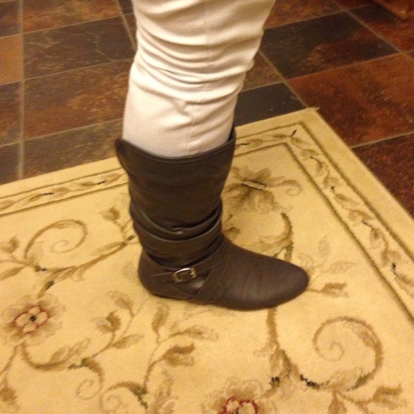 Boots - Picture 4 of 4