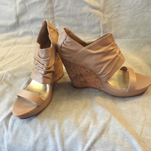 Nude wedges