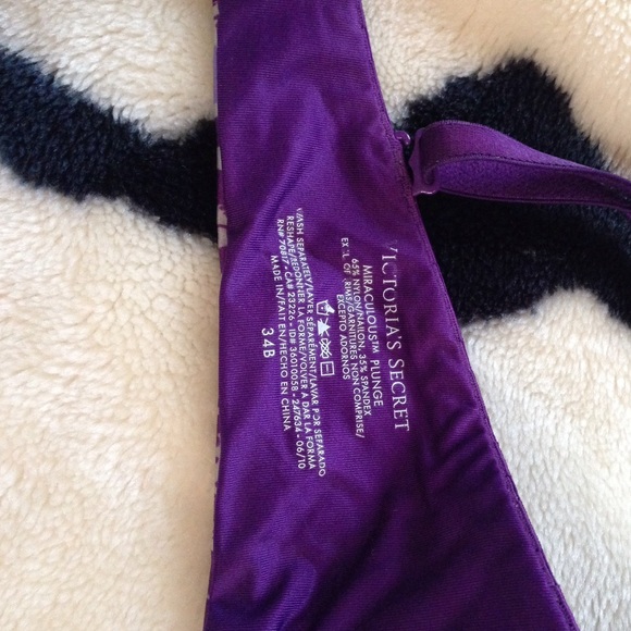 Victoria's Secret bombshell bra - Picture 3 of 3