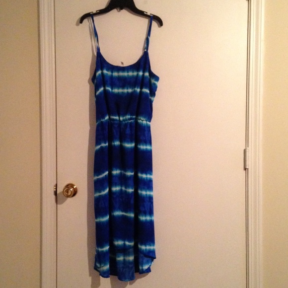 A Flirty Sundress - Picture 2 of 3