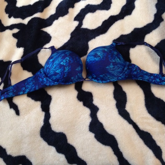 Victoria's Secret bombshell bra - Picture 1 of 3