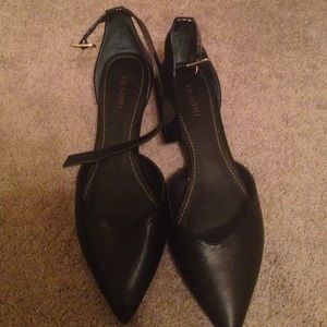 Black strappy flats NEW NEVER WORN