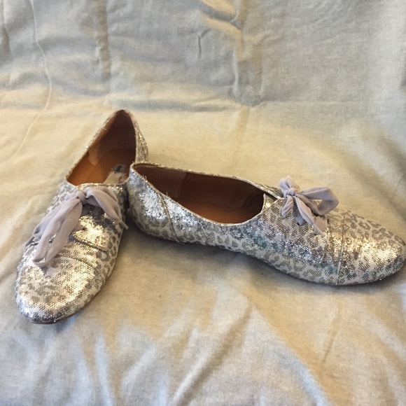 Not Rated Shoes - Silver sparkly leopard print sneakers