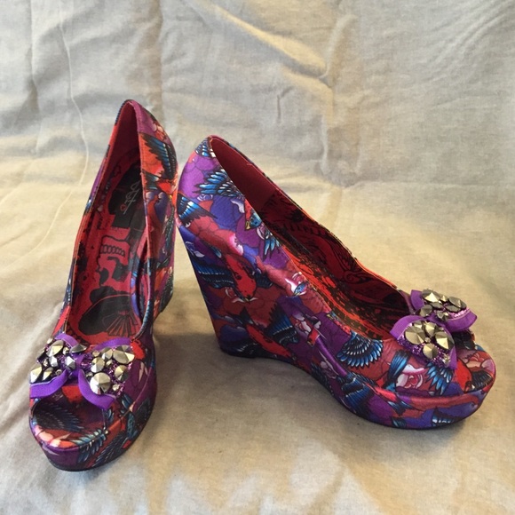 💃💃💃HOST PICK💃💃💃 Iron Fist purple/ red wedges