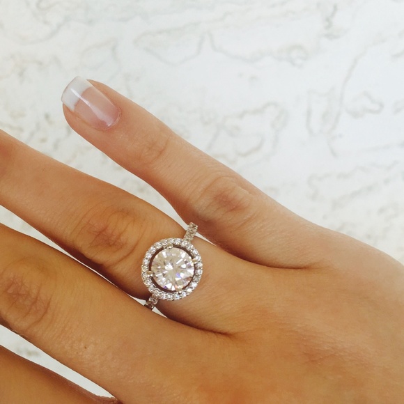 Beautiful  .925s ring!!!! - Picture 4 of 4