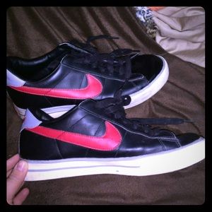 Nike shoes womens size 9 1/2