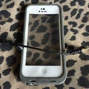 Life proof case for iPhone 5c