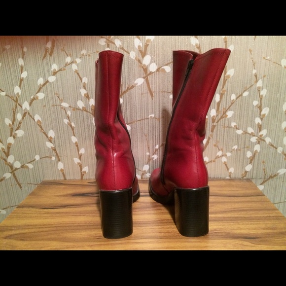 Diva Red Mid High Modern Cowboy Boot - Picture 3 of 3