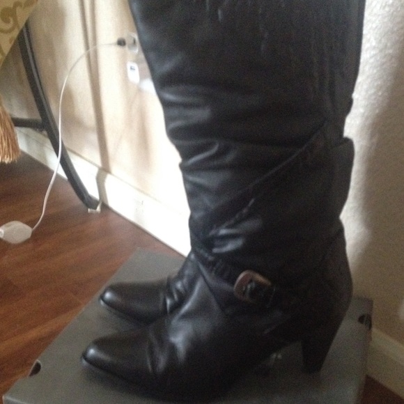 Boots - Picture 1 of 2