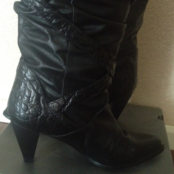 Boots - Picture 2 of 2