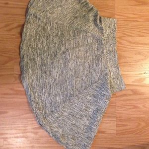 Grey knit skirt
