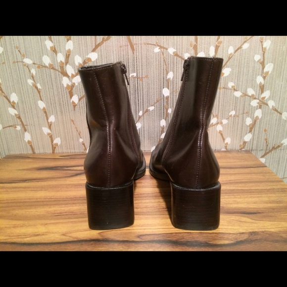 Enzo Angiolini High Gloss Brown Side Zip Bootie - Picture 3 of 3