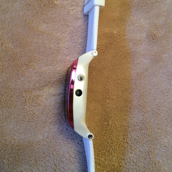 Smart Watch - Picture 3 of 3