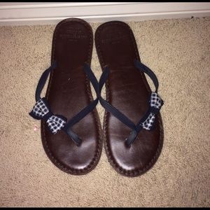 abercrombie sandals!