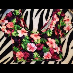 Floral crop top !
