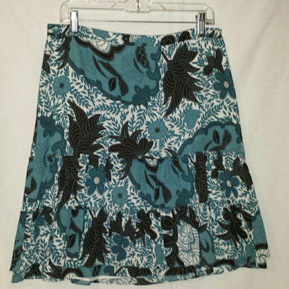 Ann Taylor patterned skirt size 10