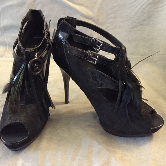 2LipsToo black lace bootie w peacock feather charm