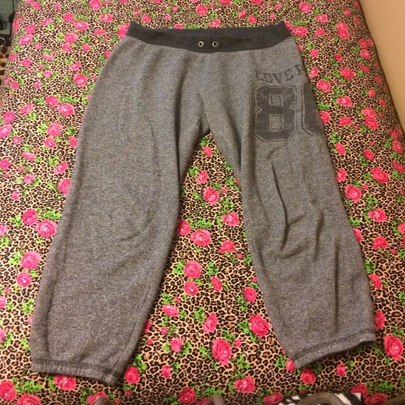 VS PINK grey cropped sweatpants