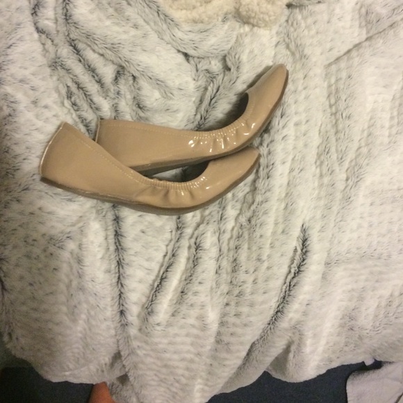 No call- nude flats