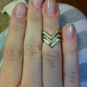 3 Chevron silver midi ring