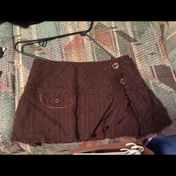Brown mini skirt.