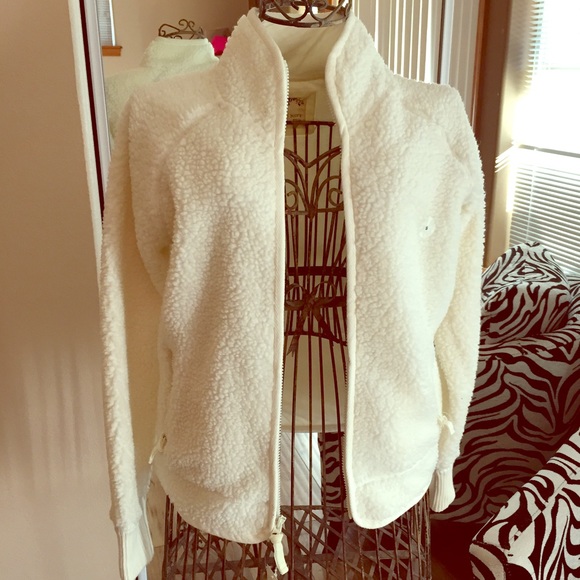 Old navy Sherpa jacket in cream small