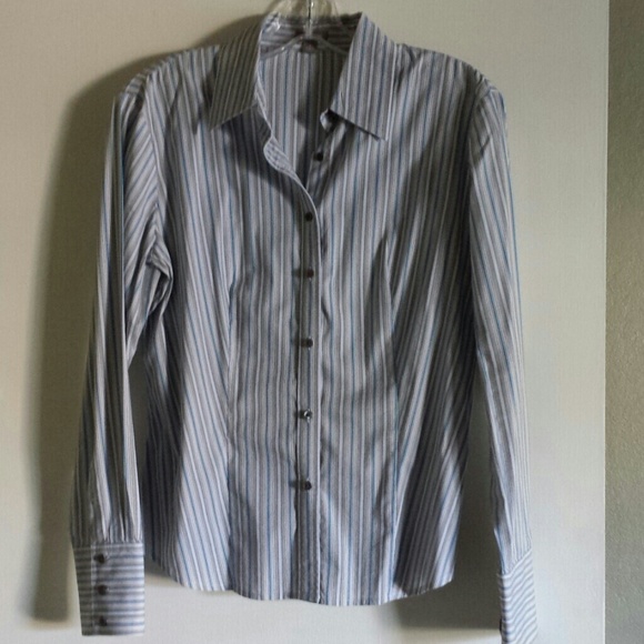Ann Taylor Blouse excellent condition - fitted