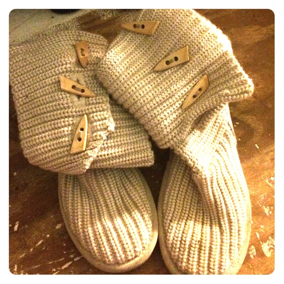 bearpaw knit boots, size 8, color: cream