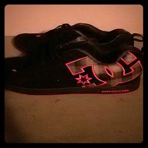 🚫on hold 🚫Black Dcs was red and plaid trim