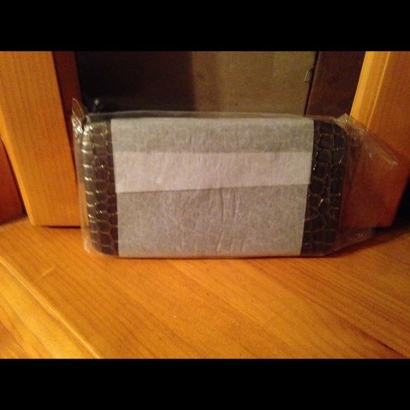 Stylish Wallet - Picture 2 of 2