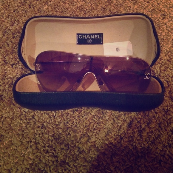 Chanel designer glasses - Picture 1 of 3