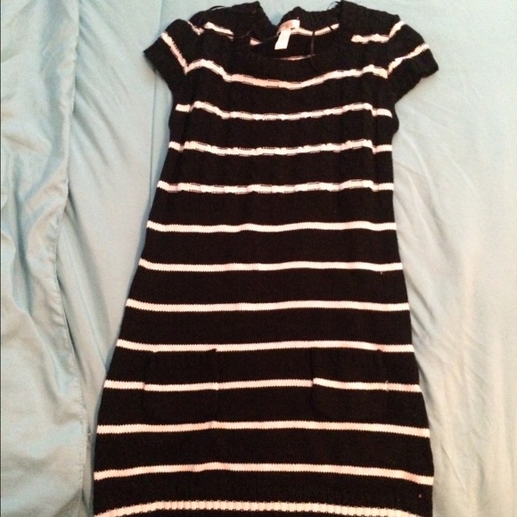 Short sleeve sweater dress