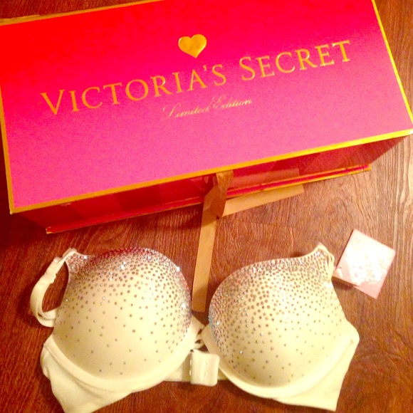 Victoria's Secret Other - 🎉🎉 SALE 🎉🎉. VS Swarovski crystal bra