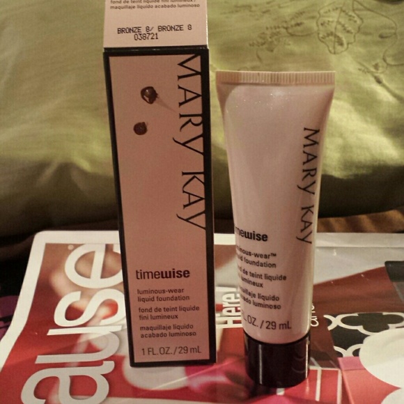 Time wise liquid foundation